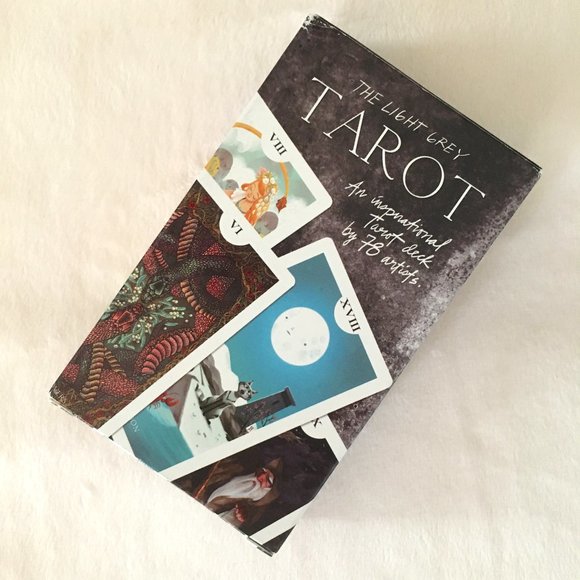 NWOT Illustrated Tarot Deck with Velvet Bag - Picture 7 of 16